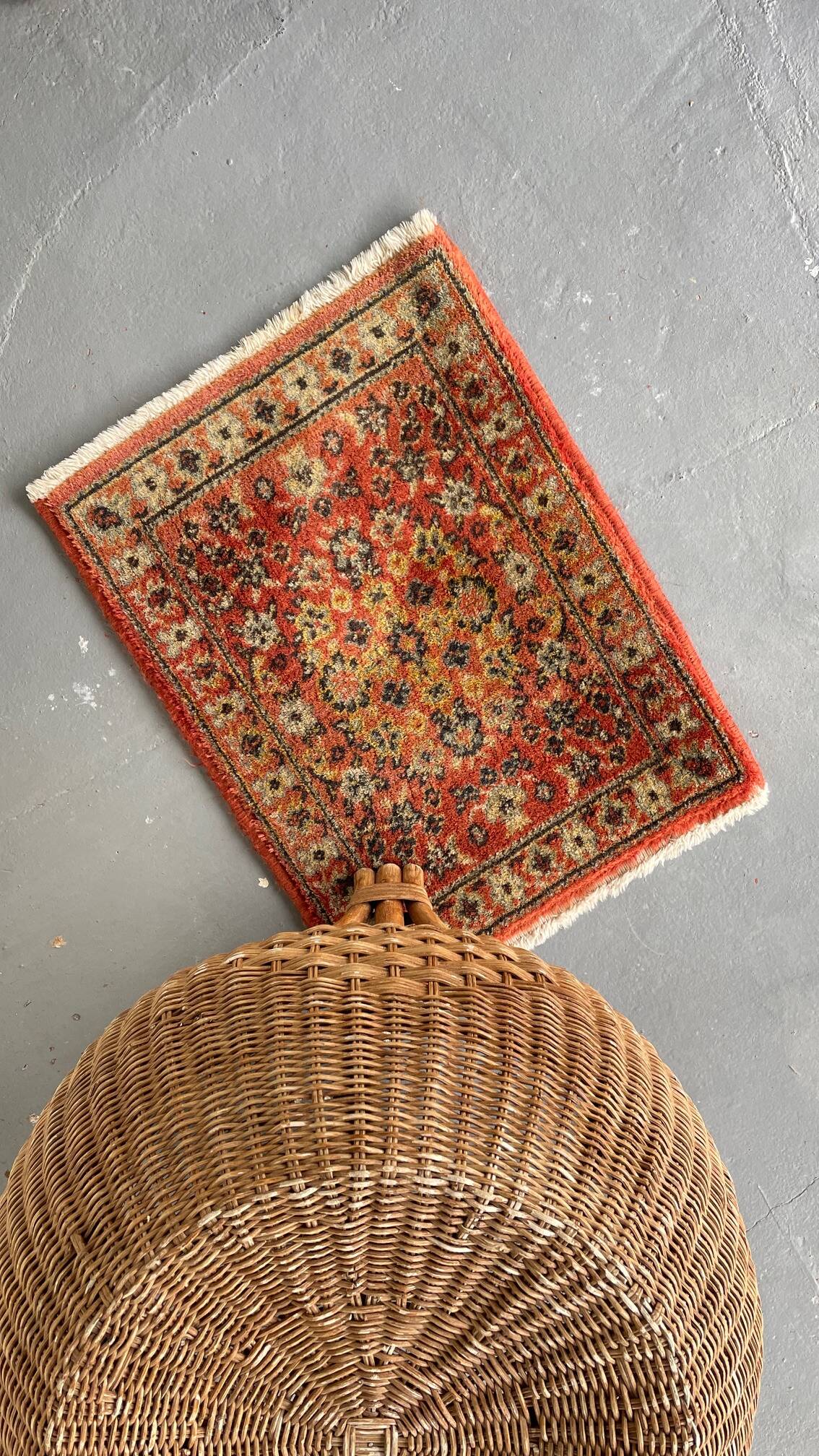 VINTAGE RUG Made in Belgium