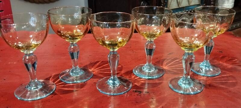6 liqueur glasses in the George Sand design.