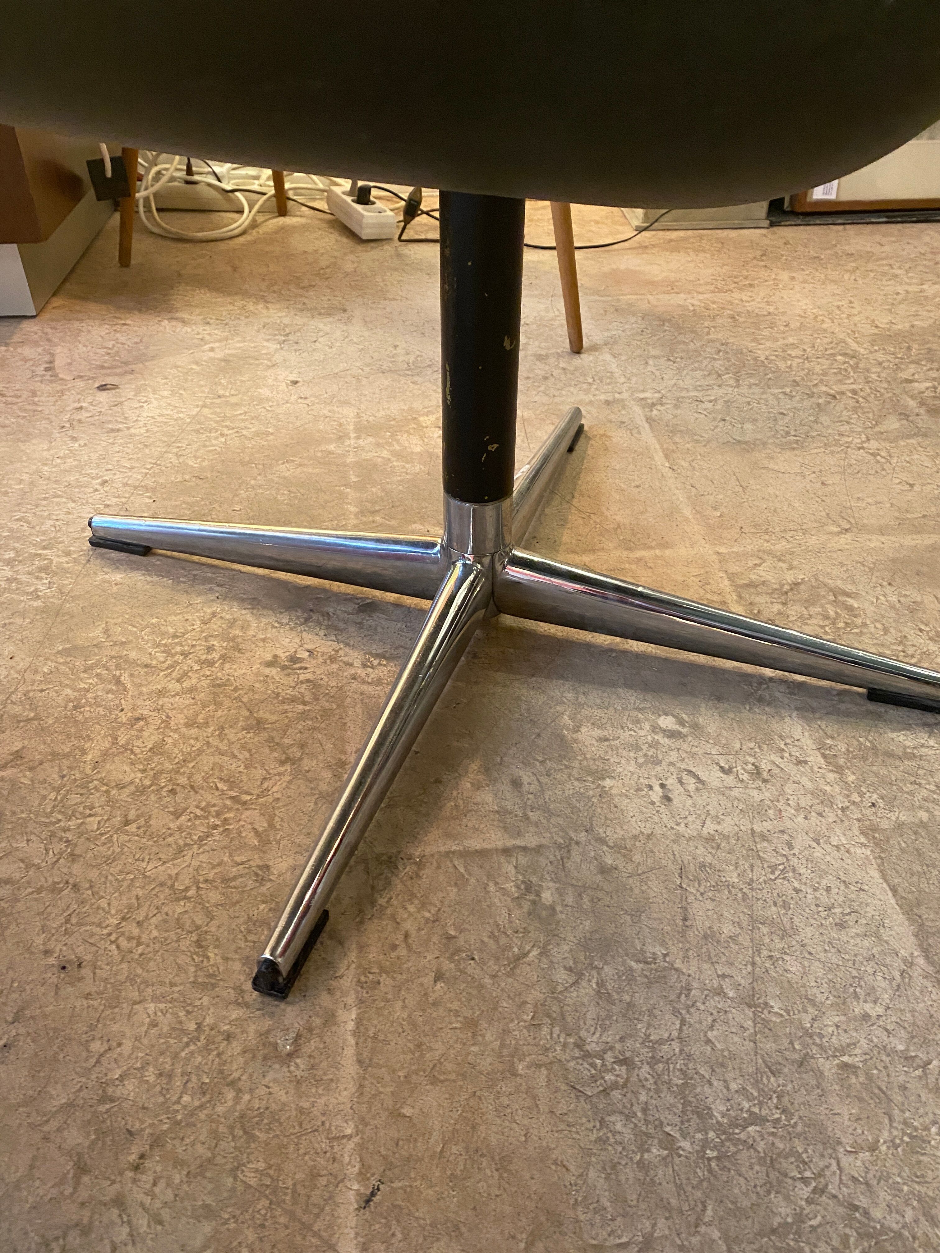 Pollock armchair and ottoman