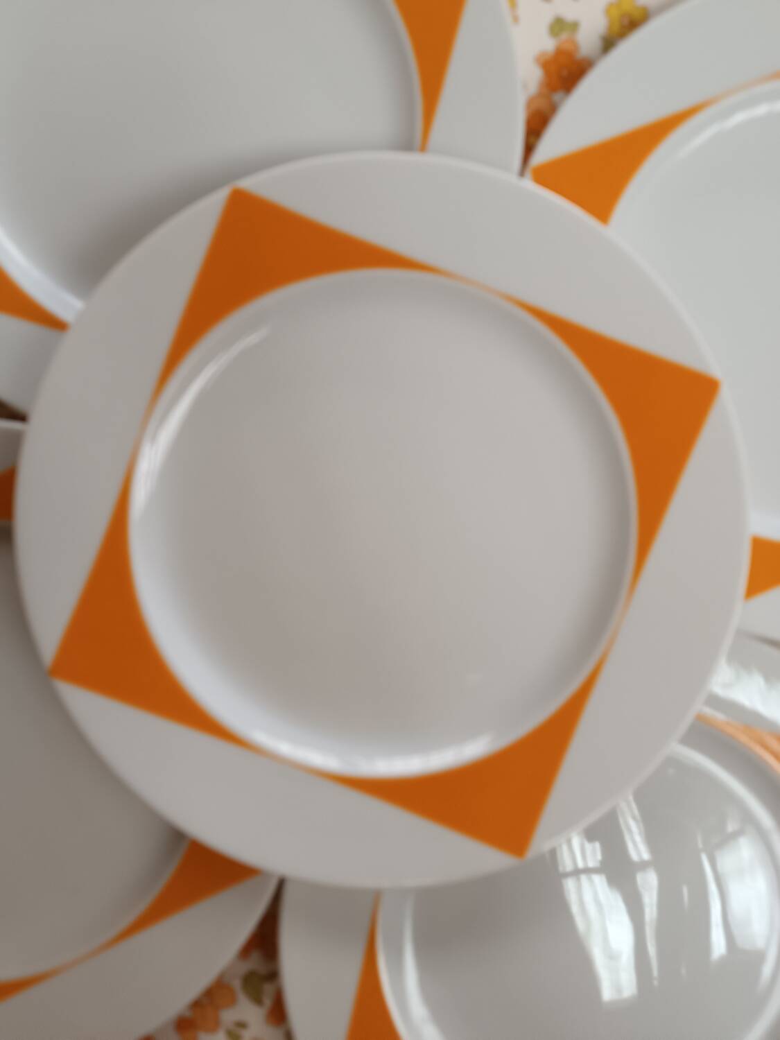 5 Guy Degrenne dessert plates