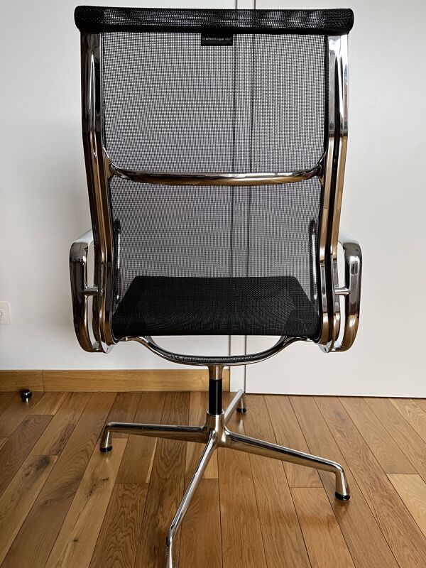 fauteuil Pivotant Ea108 De Charles Et Ray Eames Édition vitra