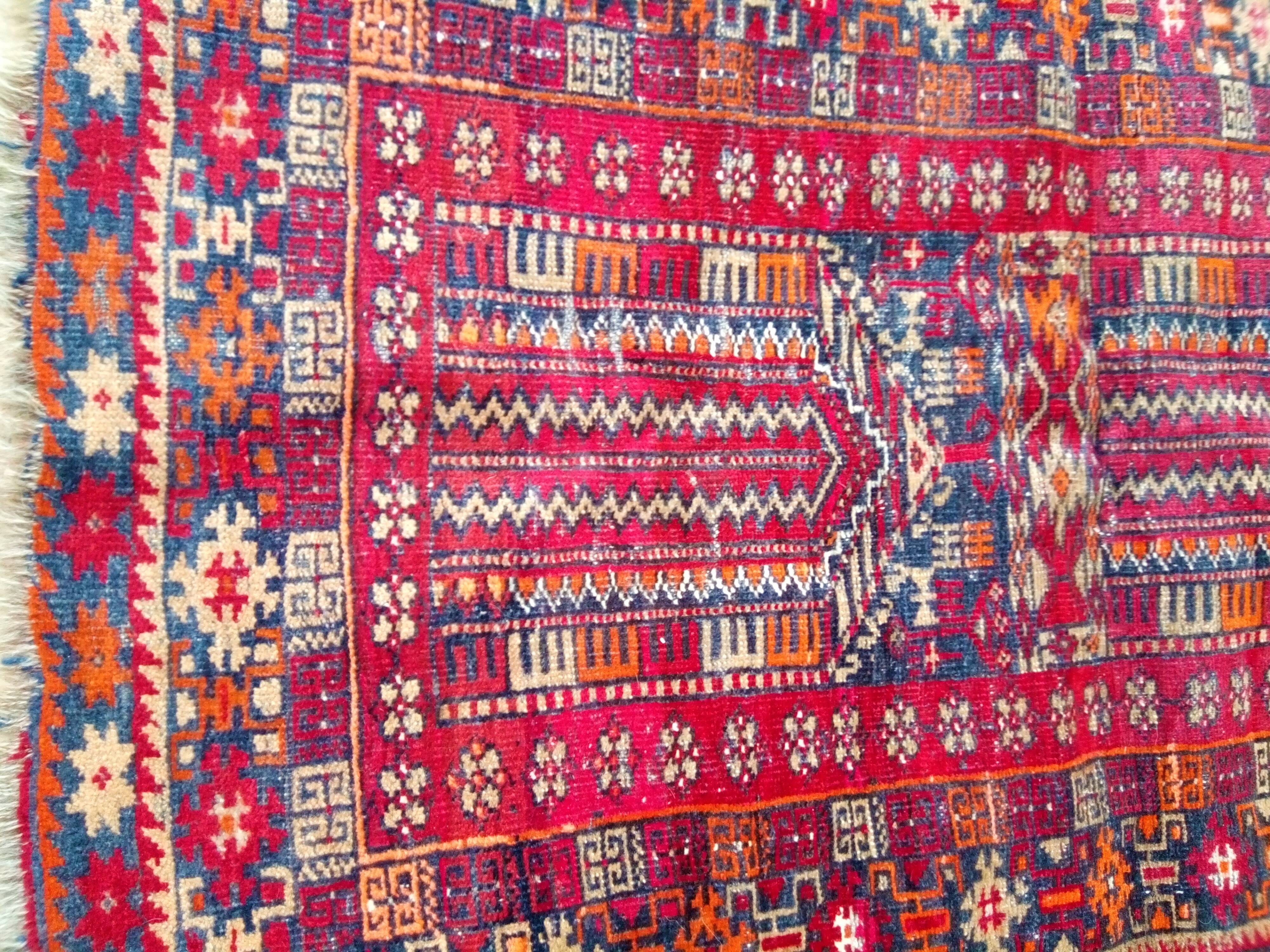 Old oriental prayer rug - 132 x 92cm