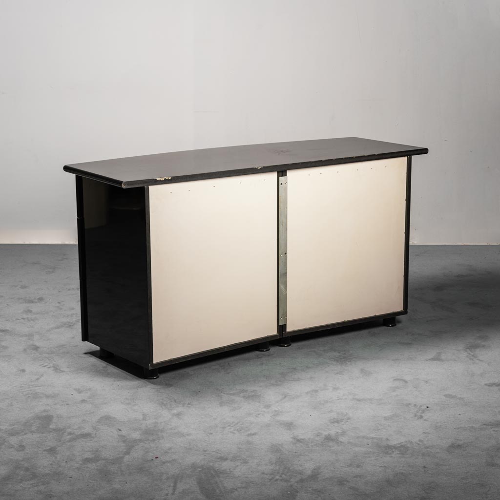 Commode en bois laqué noir des années 70