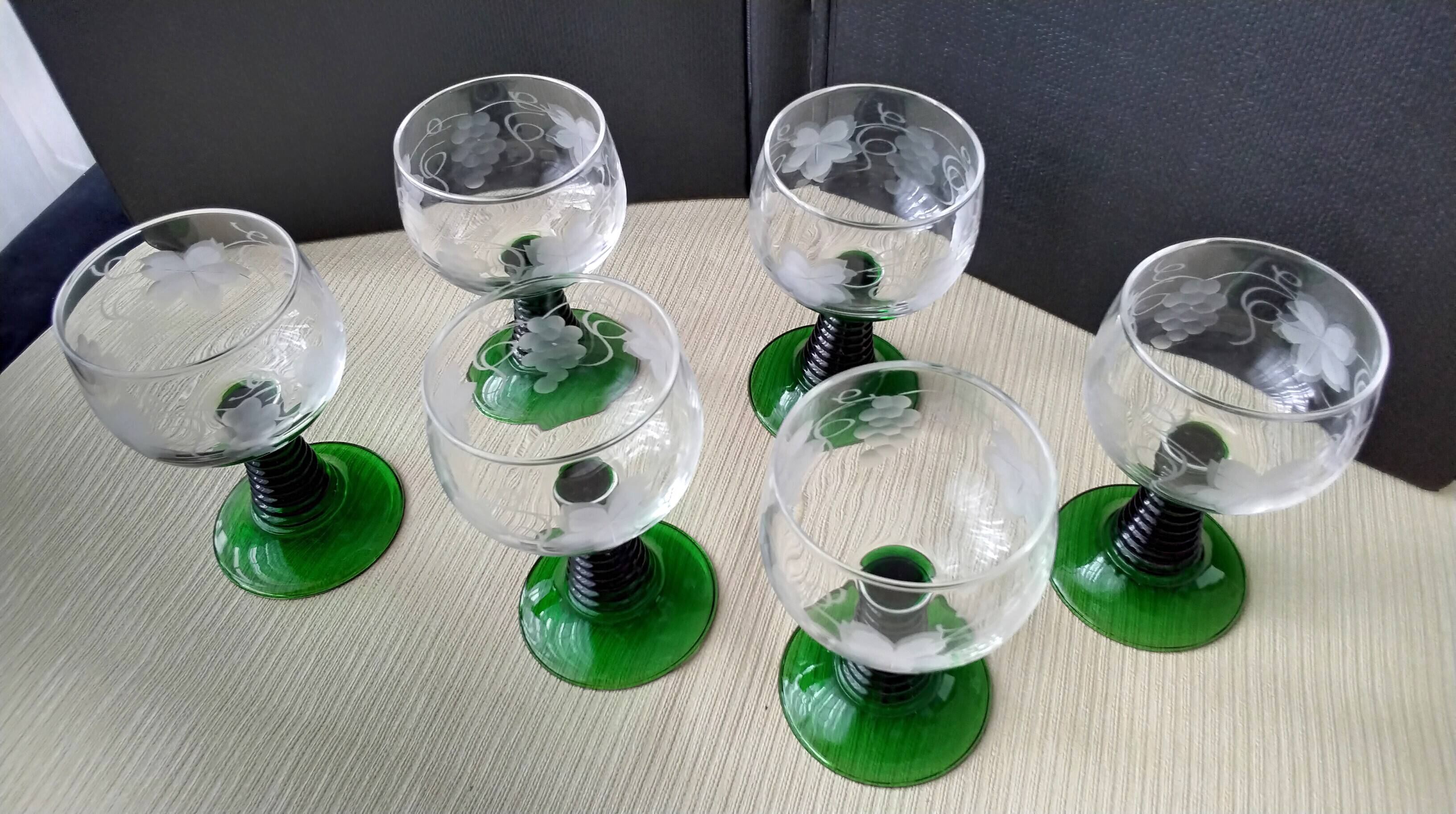 6 white wine glasses from Alsace Arc France