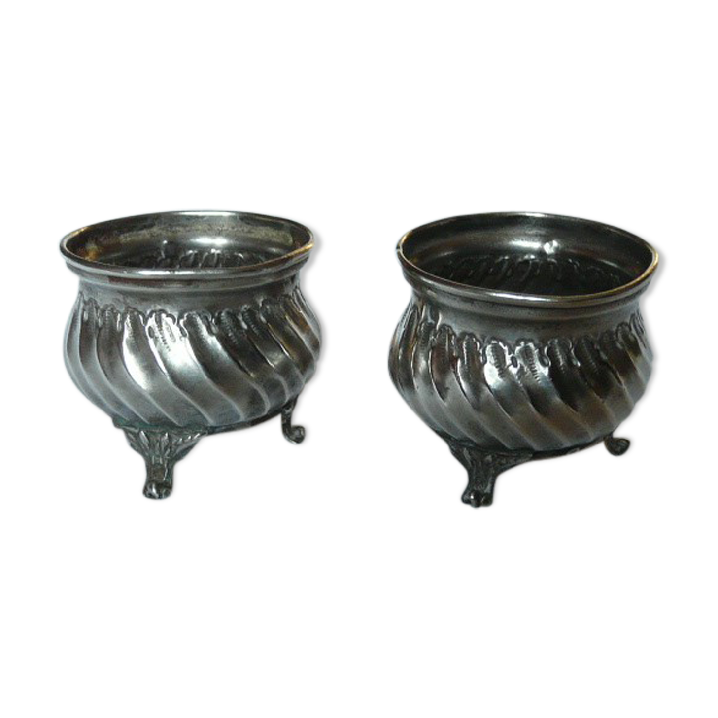 Pair of silver pepper shaker punch minerve