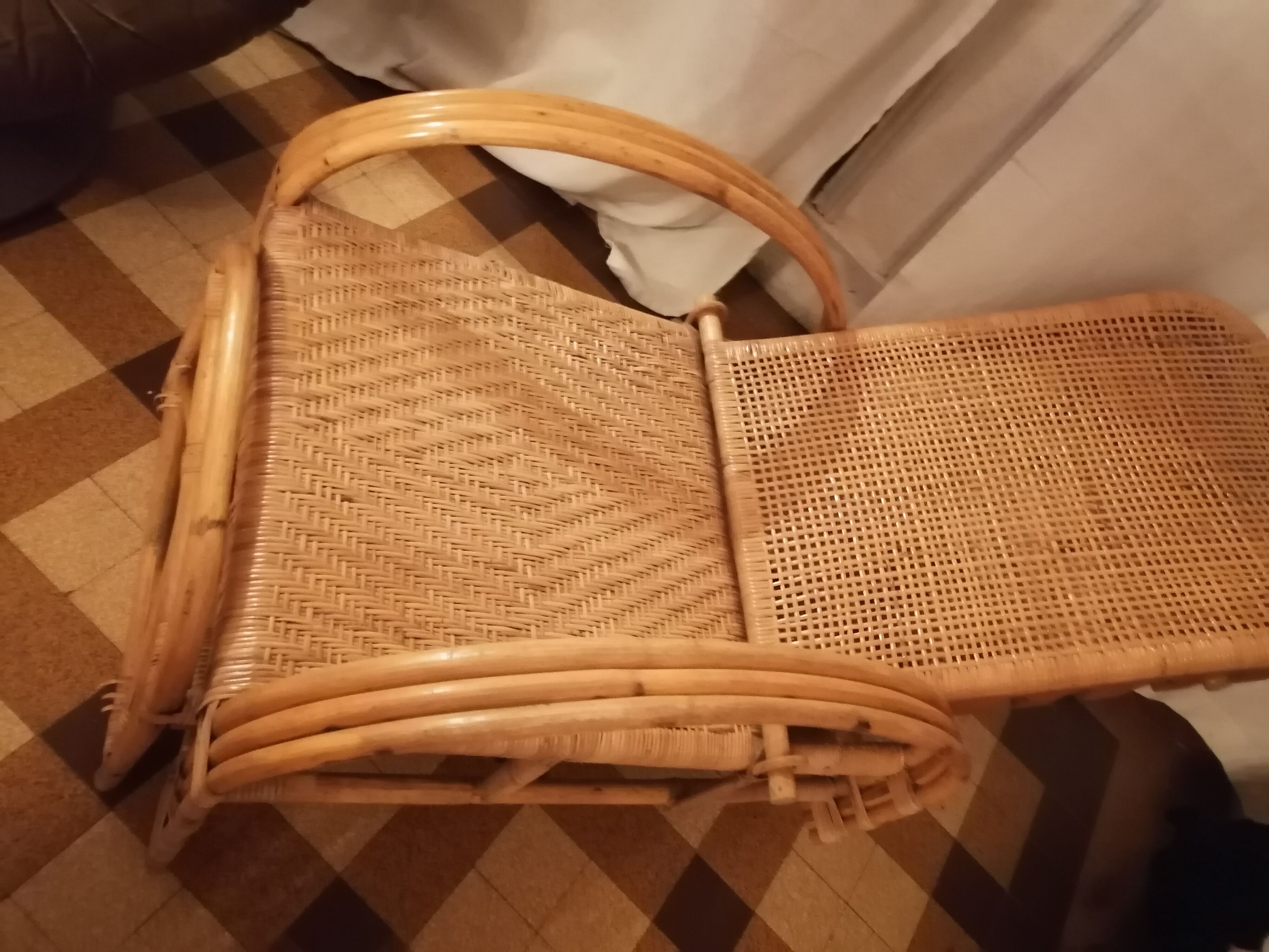 Wicker rattan chaise longue