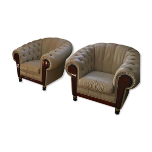 Paire de fauteuils cuir Chesterfield