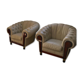 Paire de fauteuils cuir Chesterfield