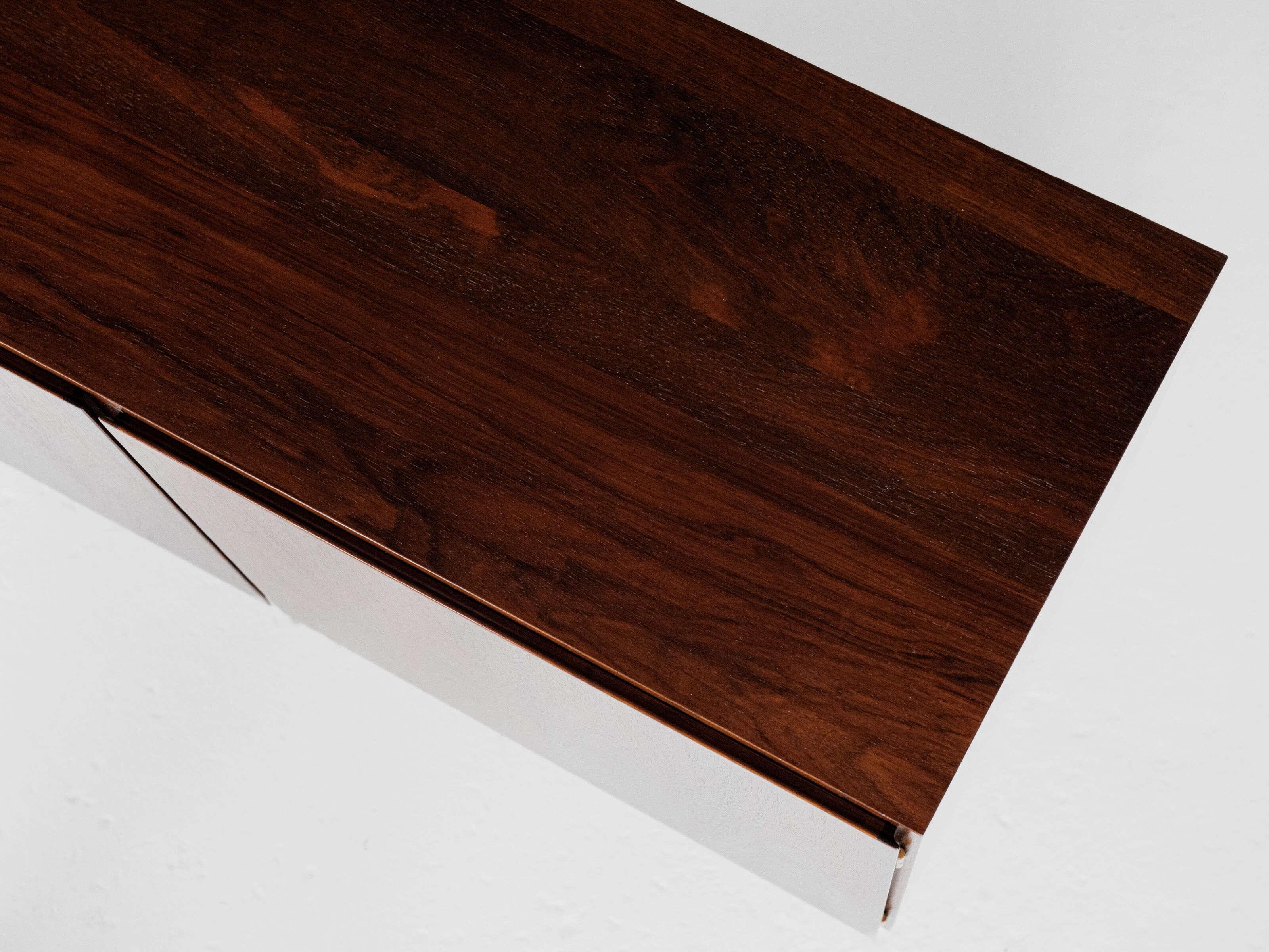 Midcentury Danish cabinet in rosewood by Omann Jun 1960s - handle free doors