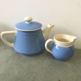 Set teapot and milk jug