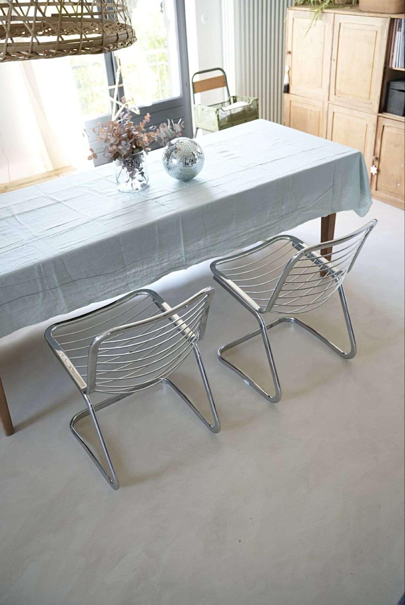 Lot of 2 chrome metal chairs by Gastone Rinaldi.