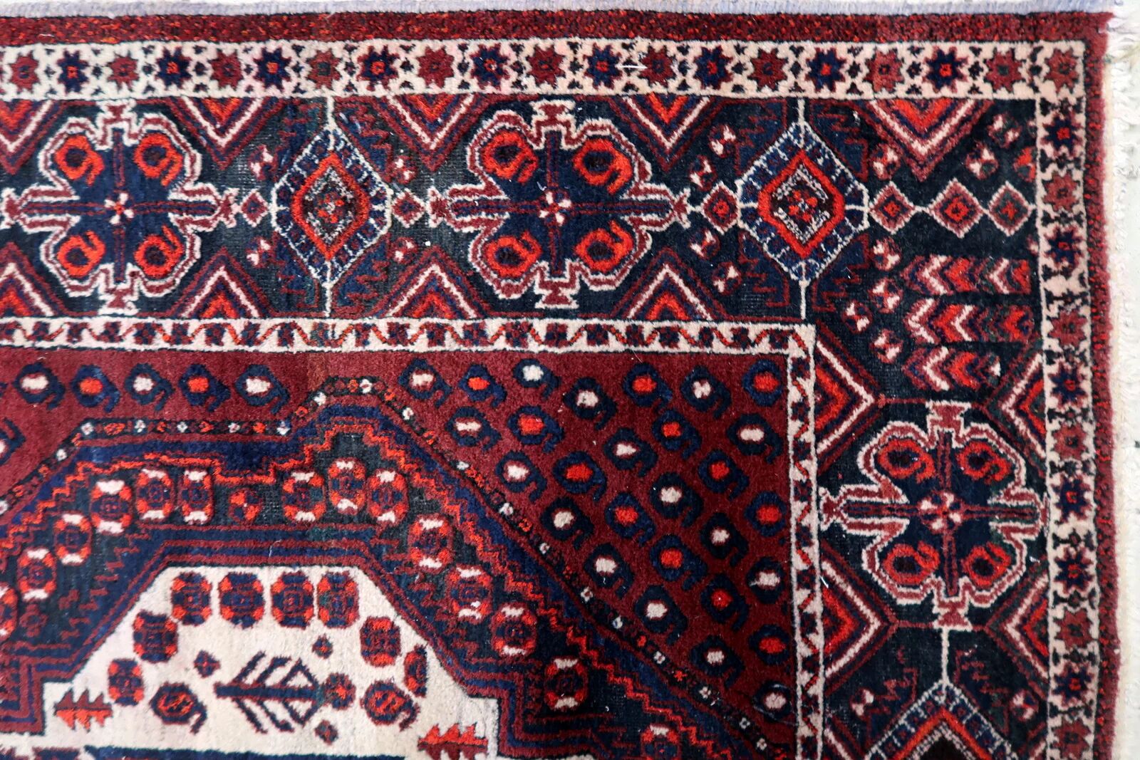 Vintage 1950s Persian Afshar rug, tribal double medallion, red field, 148cm x 211cm