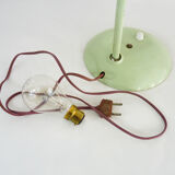 Green metal saucer desk lamp orientable. Year 50