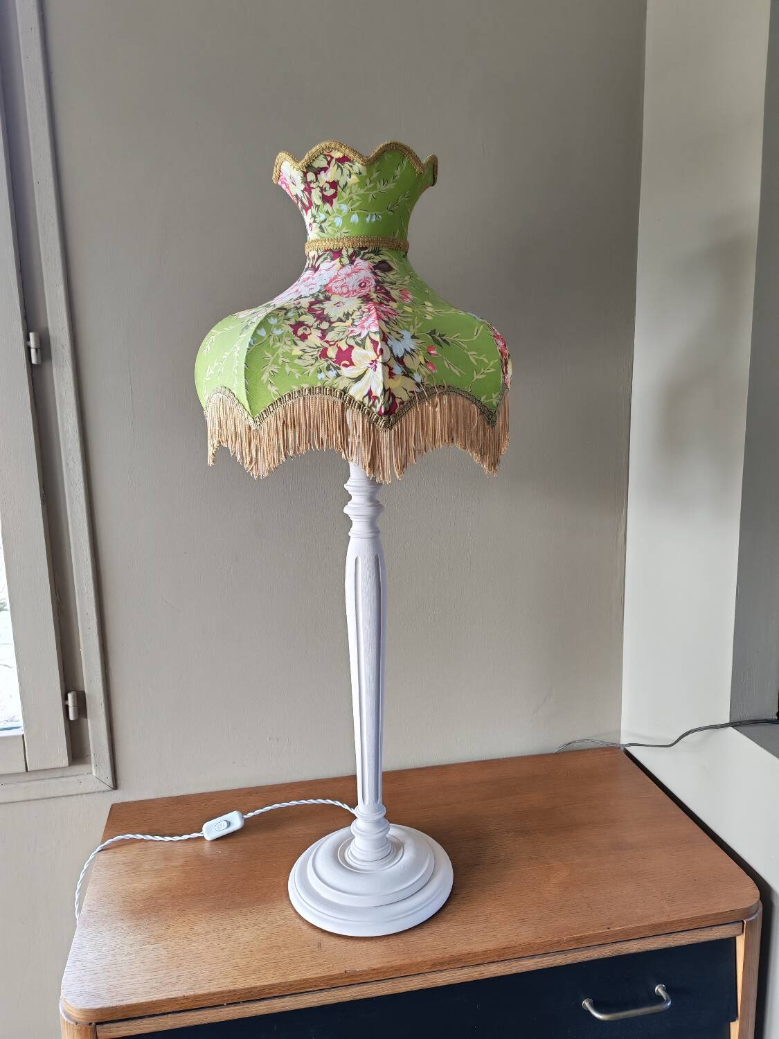 Vintage Hollywood Regency lamp