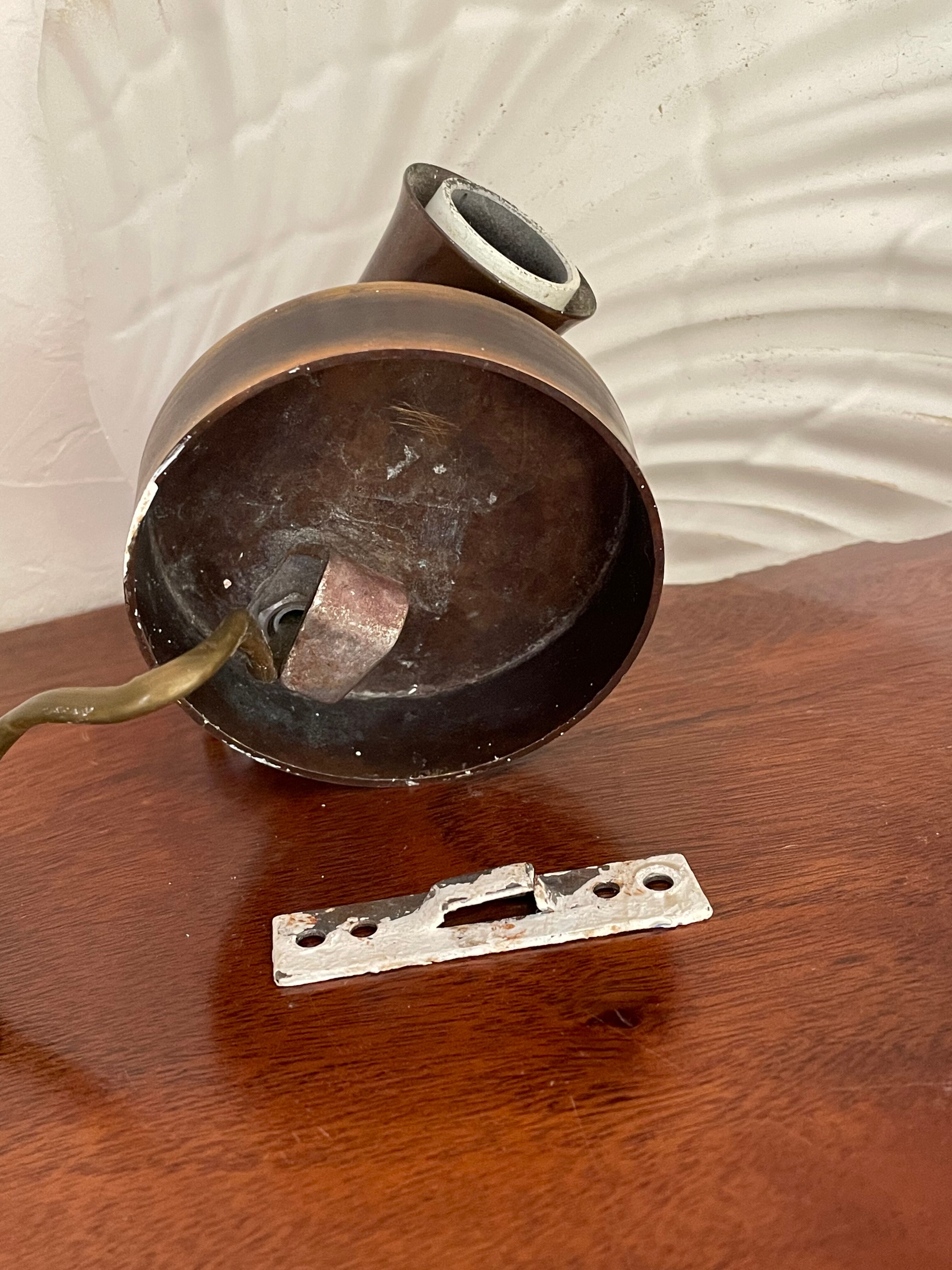 Art deco style shell wall lamp