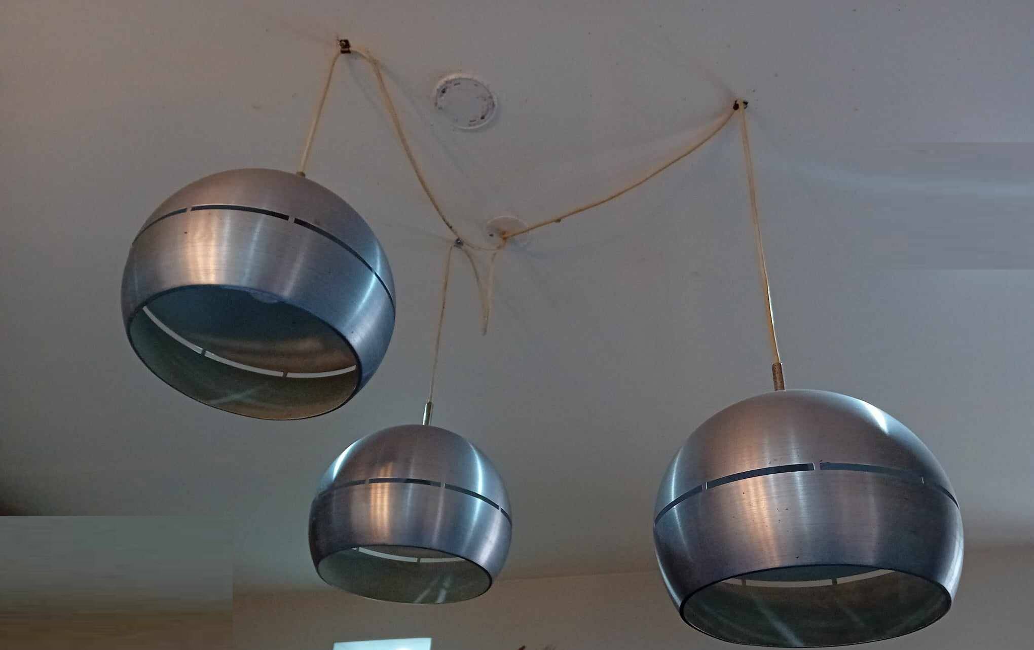Set of 3 space age pendant lights, 1970s