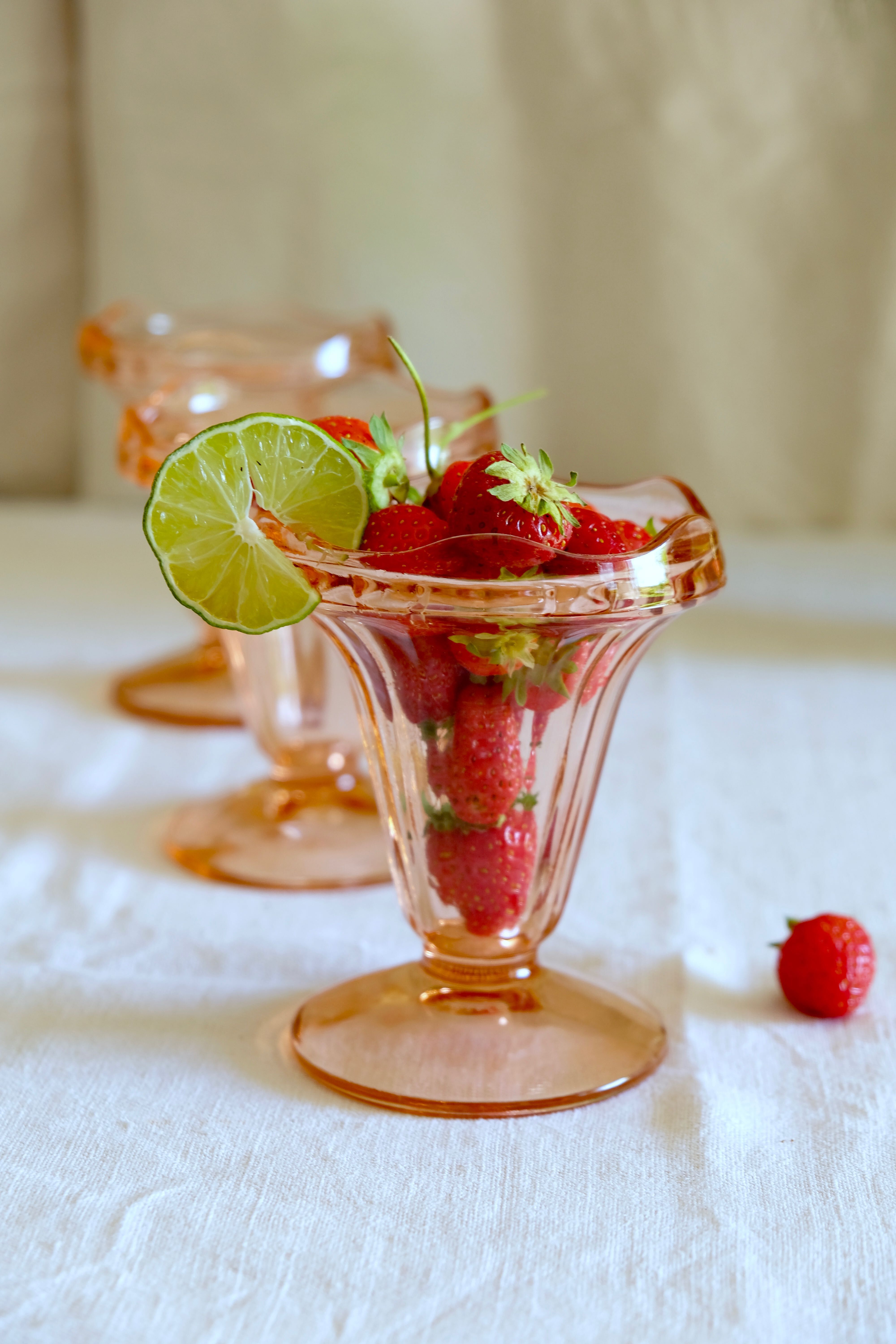 Set of 6 vintage Arcoroc Luminarc pink ice cream cups from the 70s