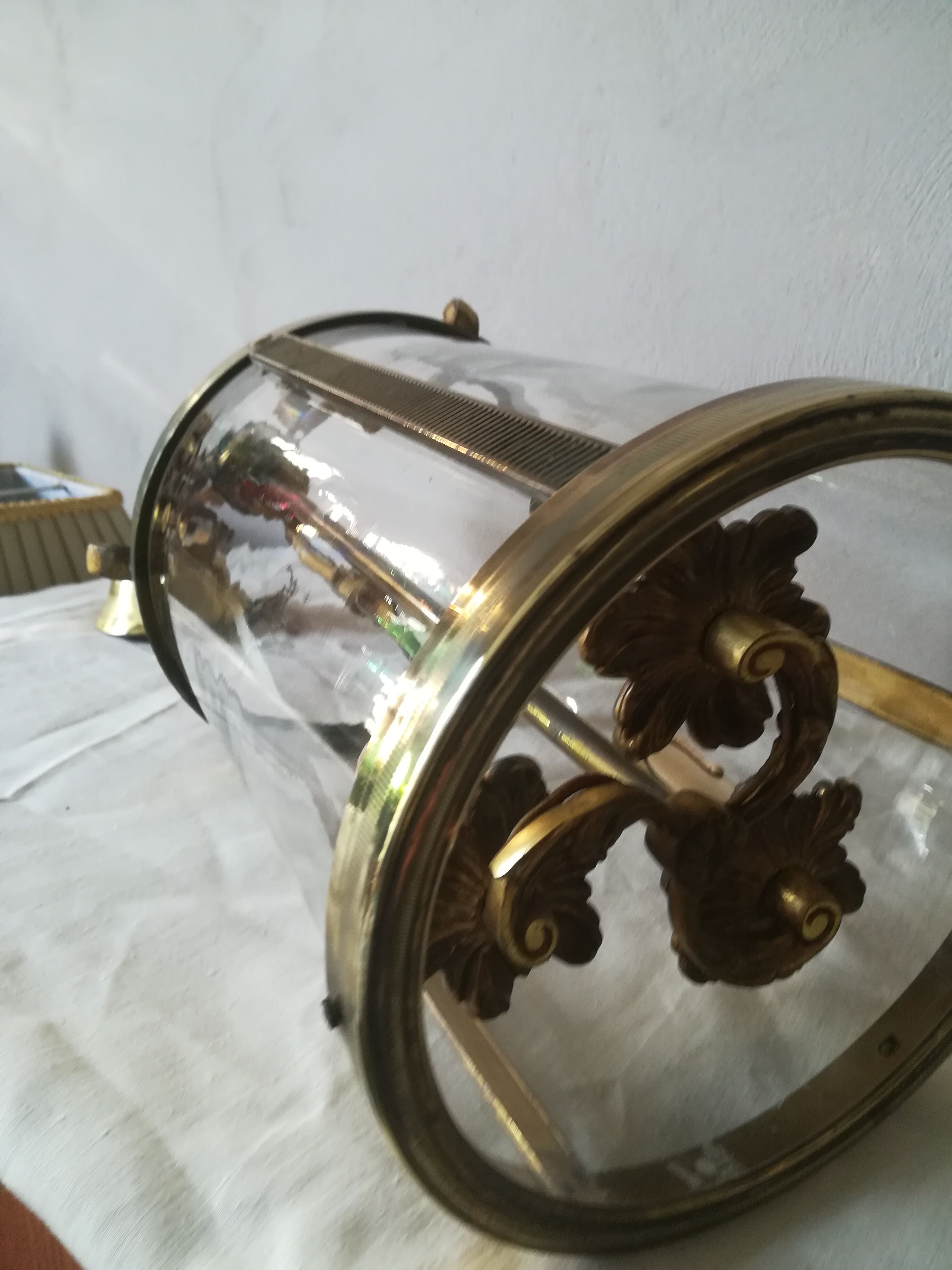 Vestibule lantern with 3 brass and bronze lights