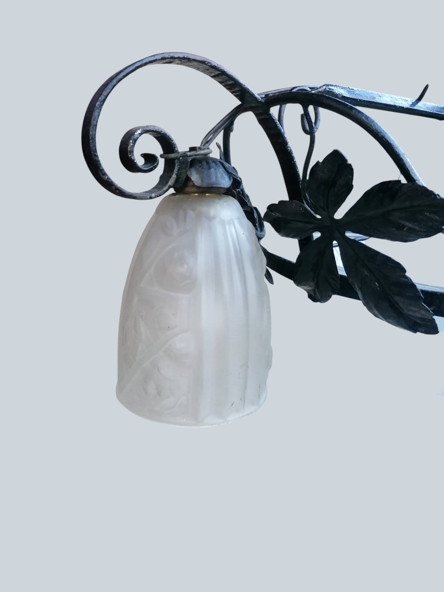 Wrought iron and art deco glass chandelier - Degué Workshops