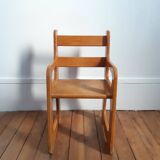 Chaise en bois pour enfant