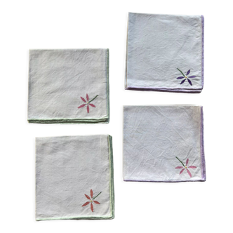 Set of 4 embroidery flower napkins