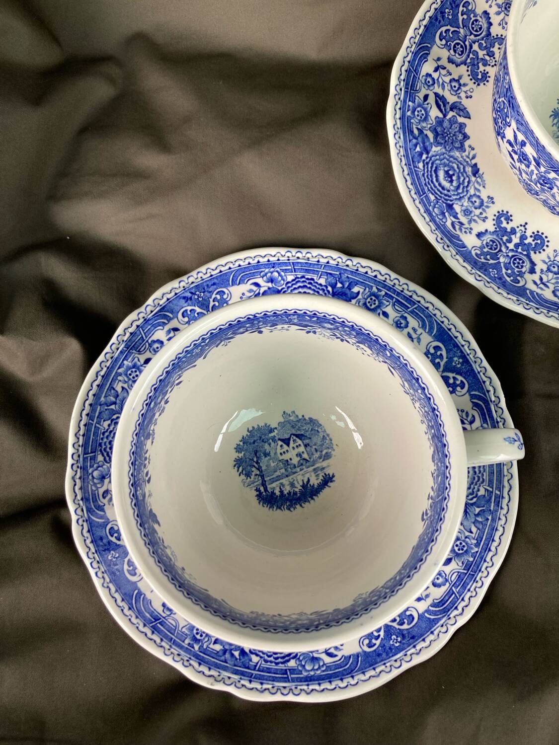 Villeroy and Boch Burgenland head to head breakfast cups blue