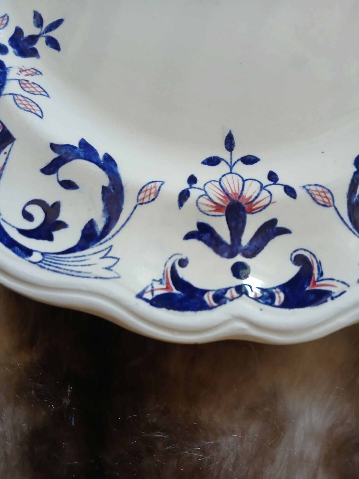 8 flat plates in Longchamp ironstone