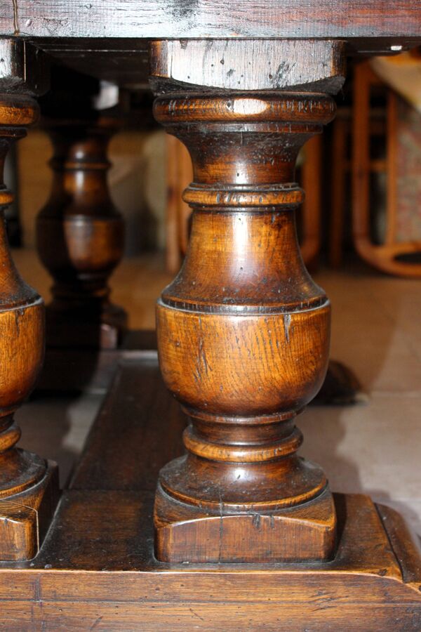 Table basse ancienne style Monastère