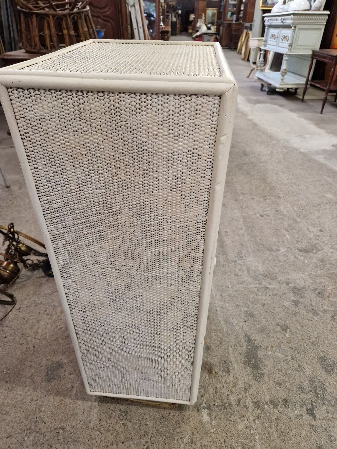 Wicker cabinet with 6 drawers