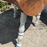 Oval folding table