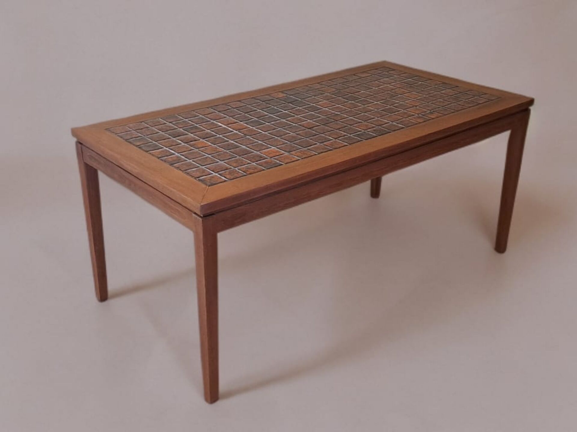 Table basse danoise en teck et céramique, 1960