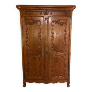 Armoire louis XV en noyer