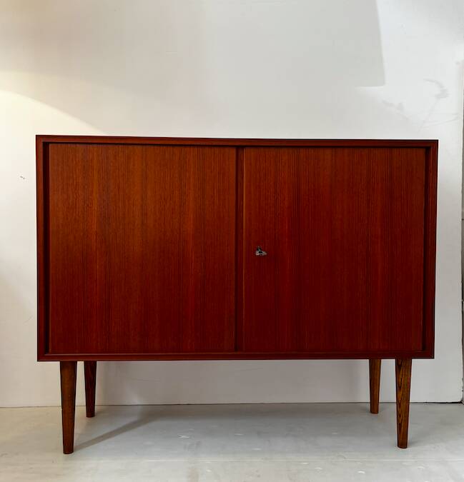 Buffet enfilade étroite scandiinave en teck