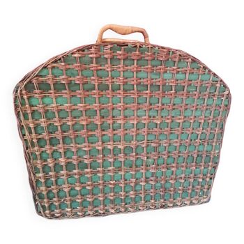 Picnic suitcase basket