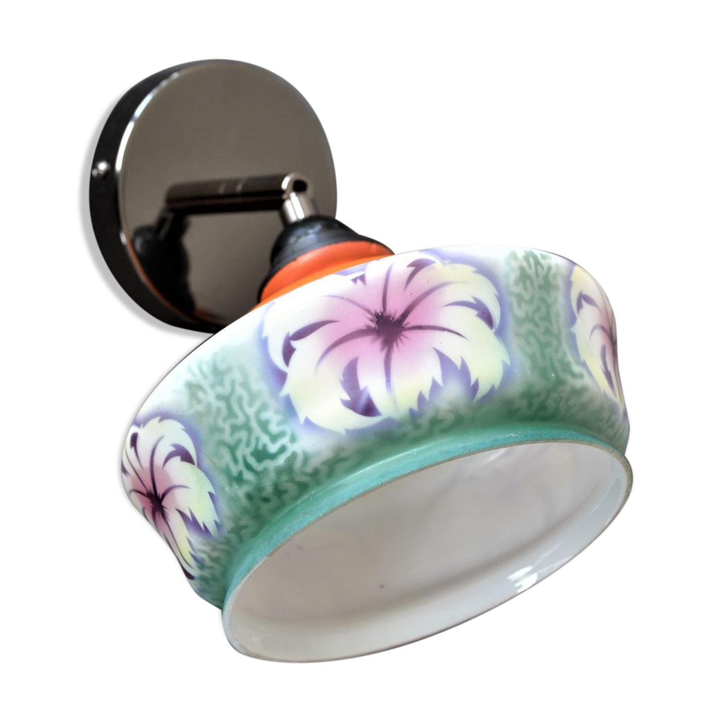 Vintage hinged wall lamp, opaline glass and country décor