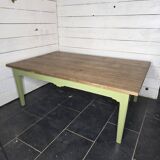 Table basse ancienne, pieds en chêne dessus en sapin.