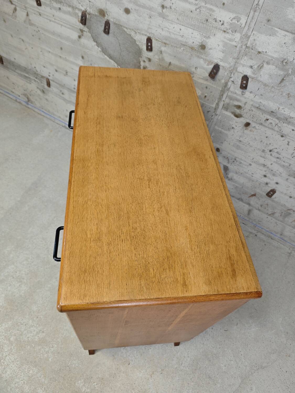 Vintage chest of drawers with tapered legs