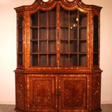 Vitrine hollandaise en marqueterie circa 1800