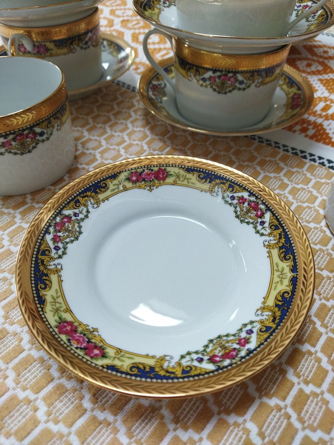 Tasses et sucrier porcelaine Limoges