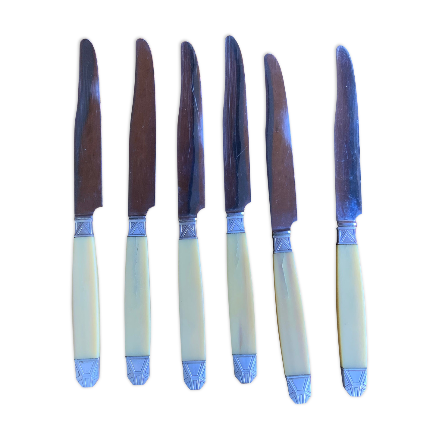 Small dessert knives
