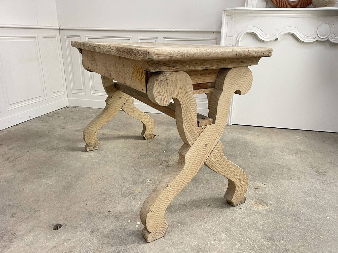 Oak desk from the 1900s