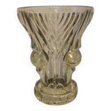 Vase en verre moulé