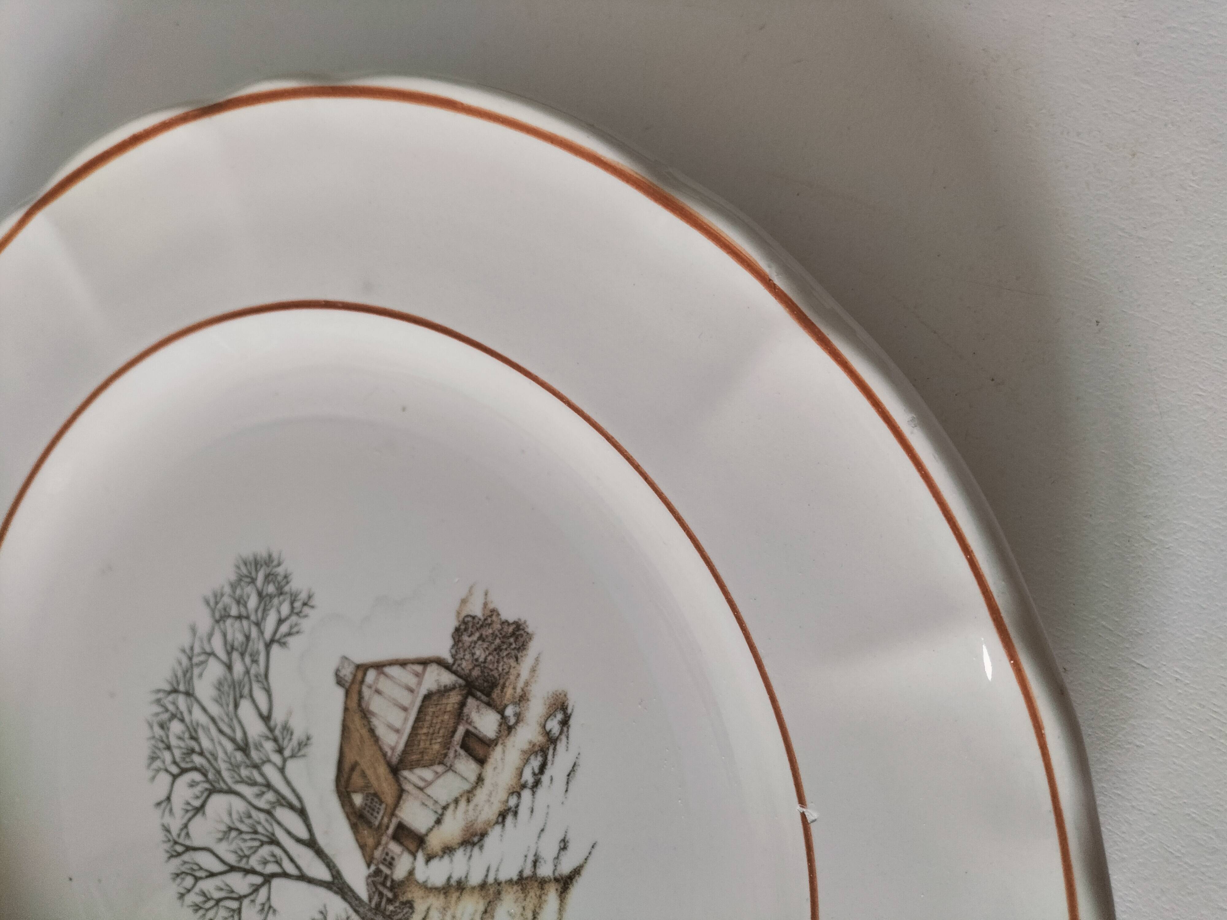 Large vintage Italian earthenware platter with cottage decoration – 1950s-1970s