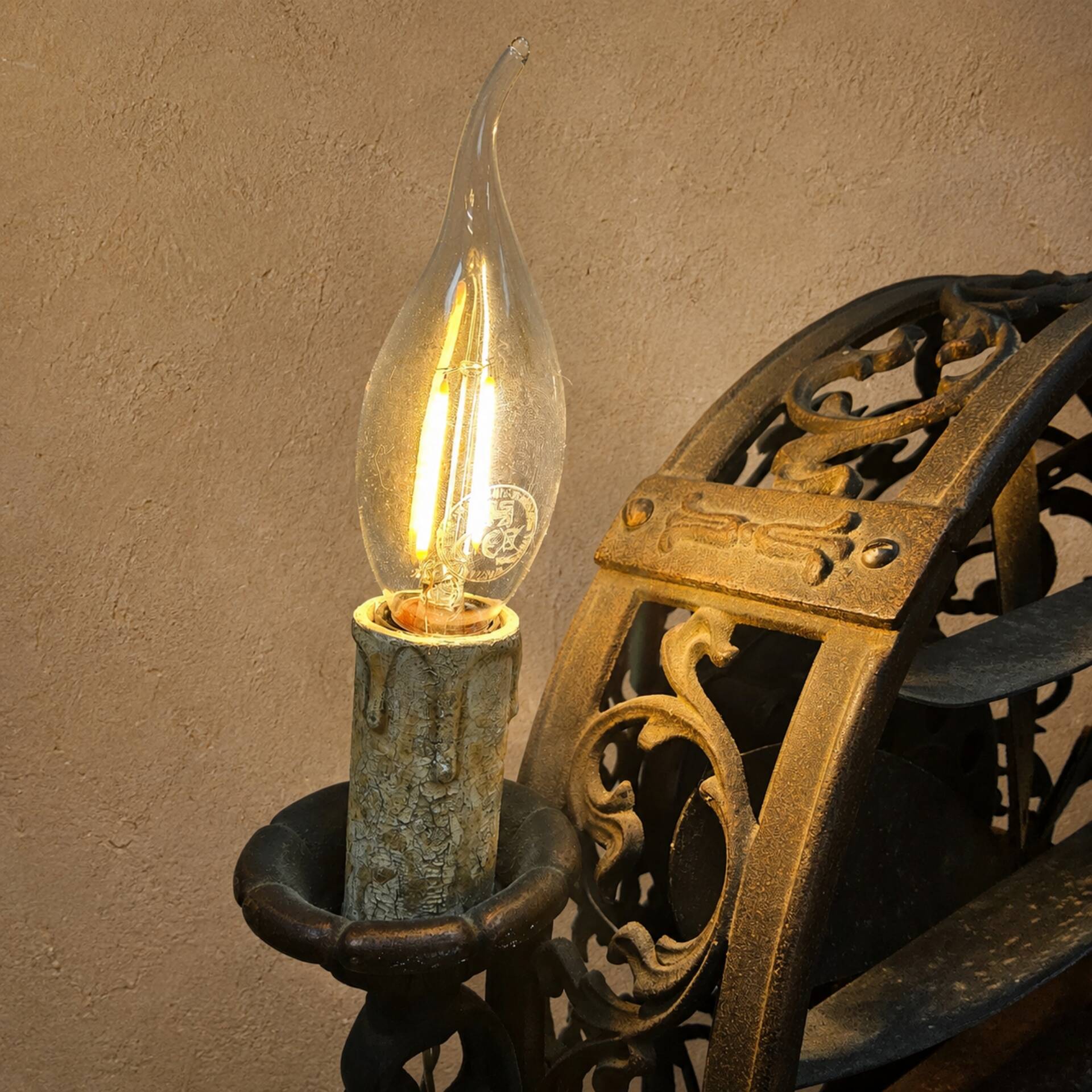 Antique Art Nouveau floor lamp with fan "Luminaire"