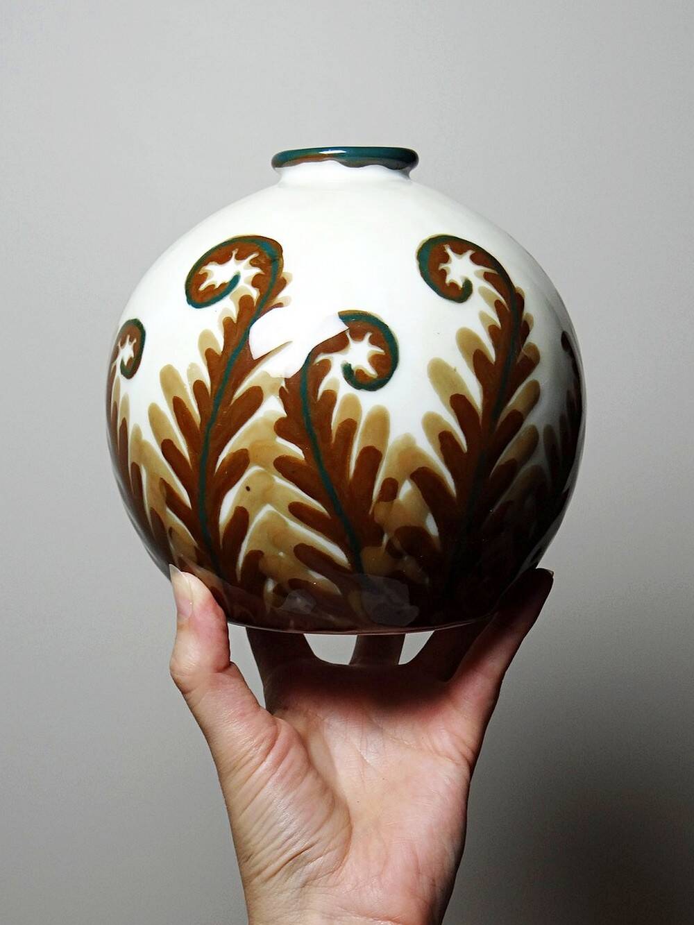 Small porcelain ball vase Tharaud Limoges circa 1920-1940