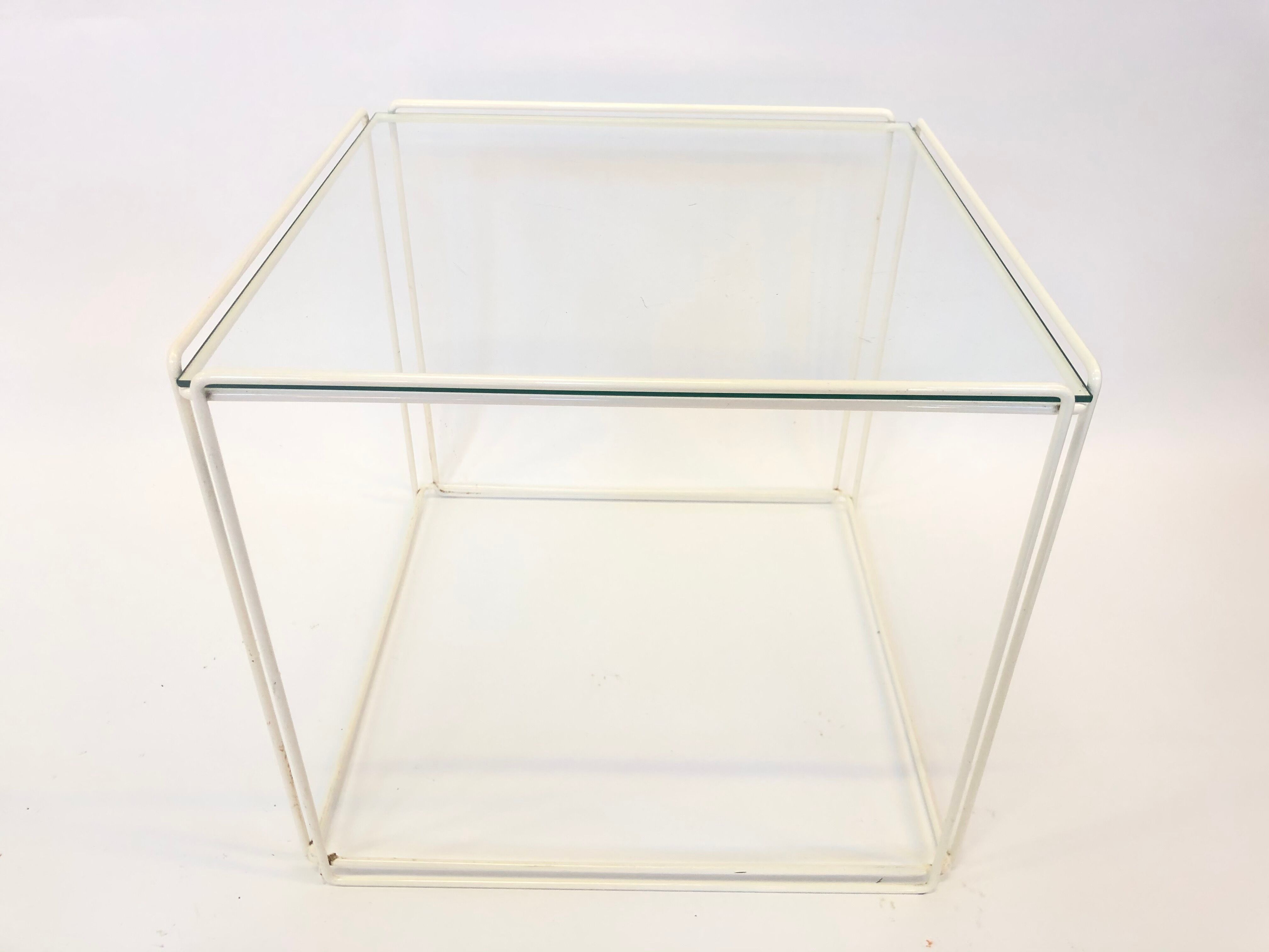 Tables design Max Sauze éditées par Isocèle