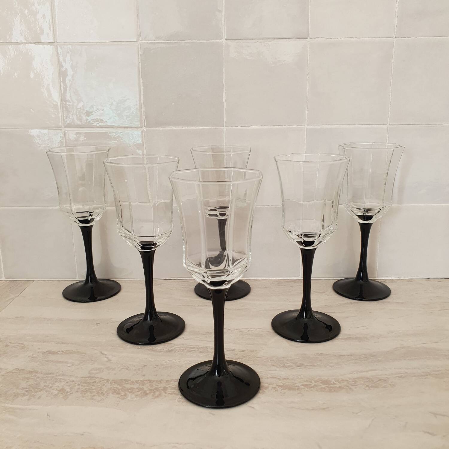 6 Octime octagonal black-footed wine glasses