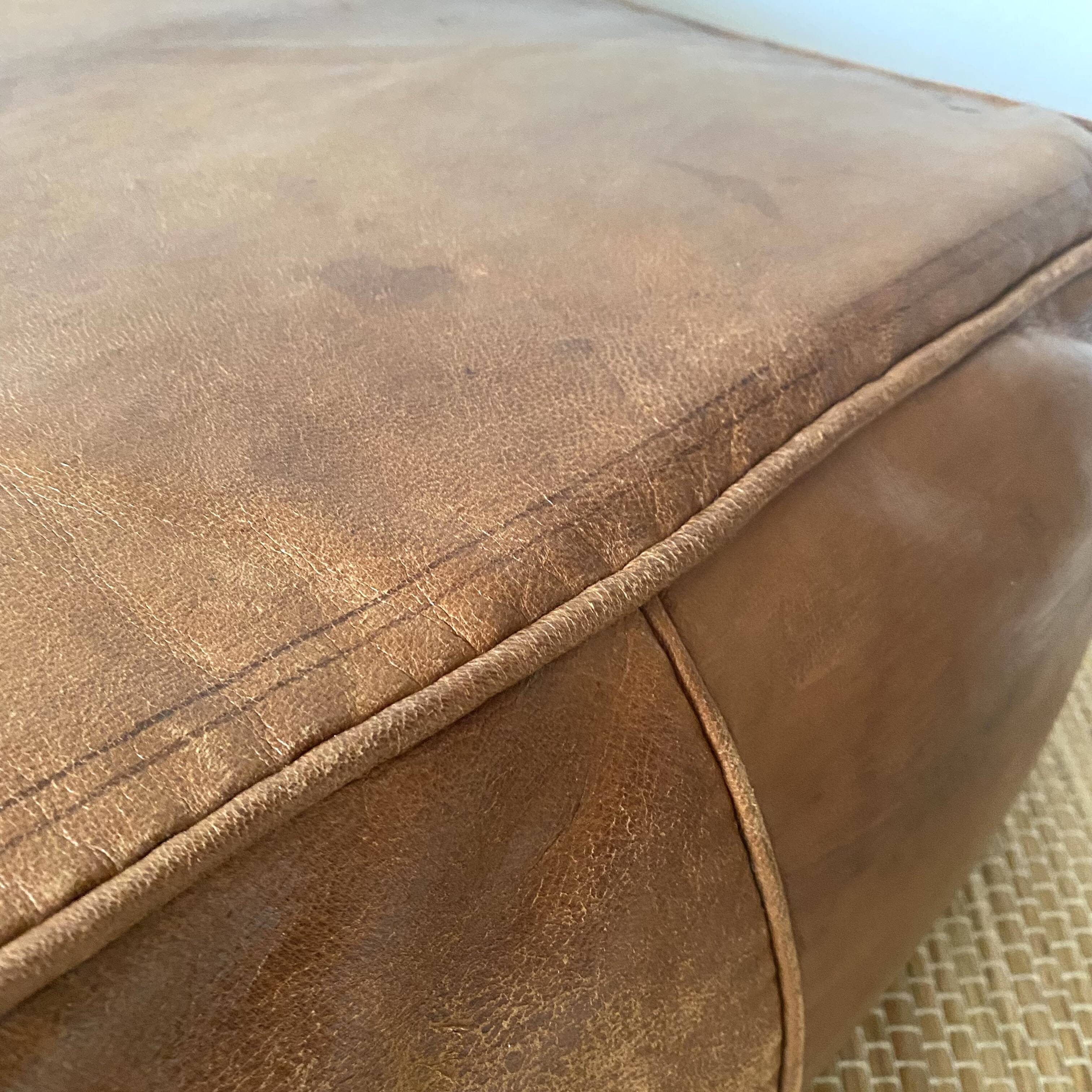 Pouf en cuir vintage carré