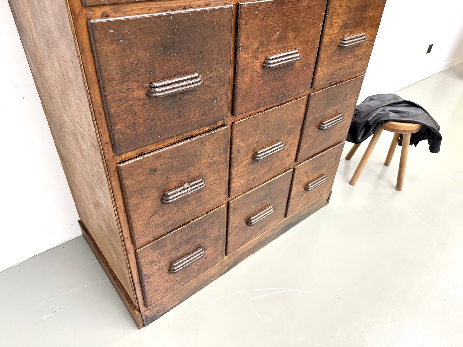 Meuble de métier ancien à 12 tiroirs, circa 1900