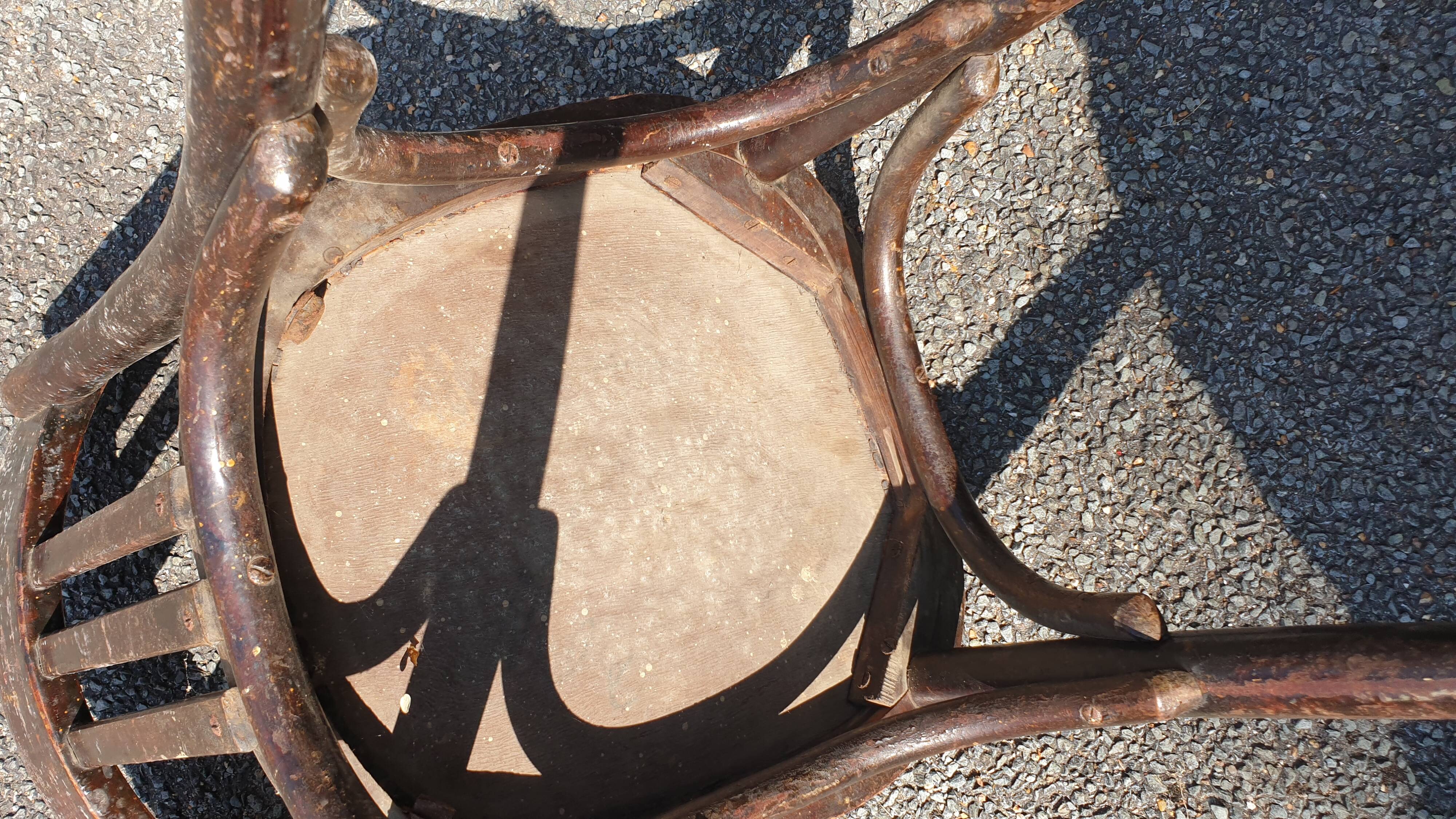 4 bistro chairs 40/50